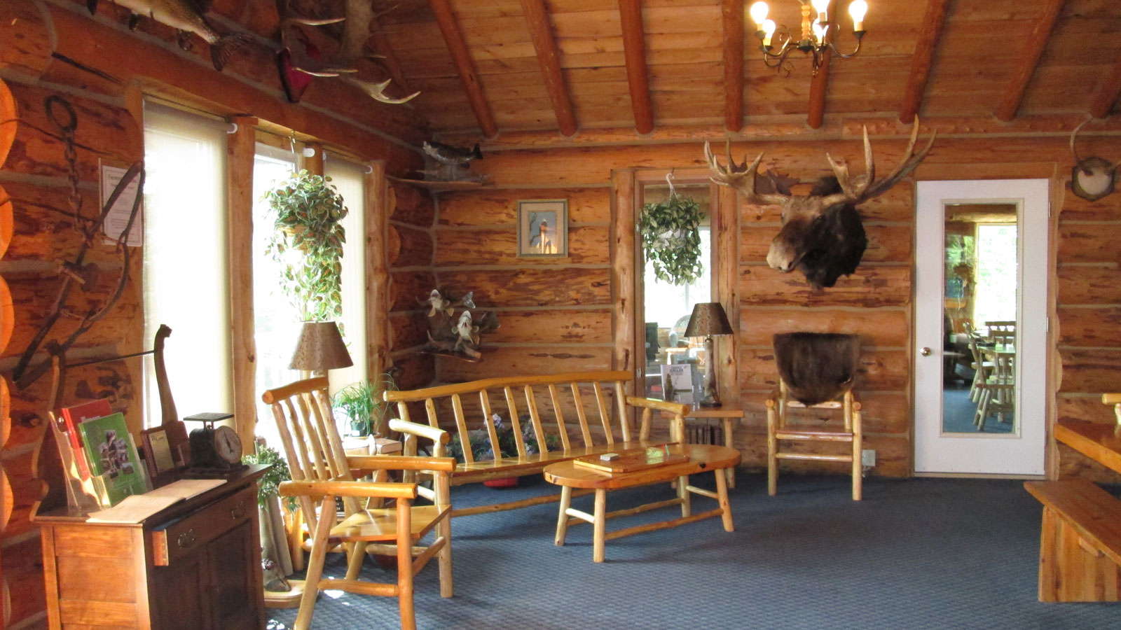 kettle-slider-3 Inside the Lodge at Kettle Falls.