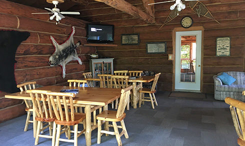 Lounge room at Kettle Falls Landing