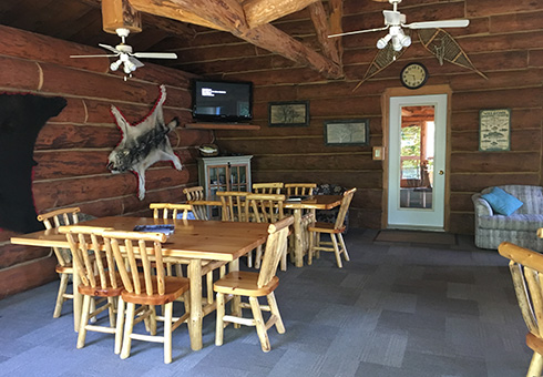 Lounge room at Kettle Falls Landing