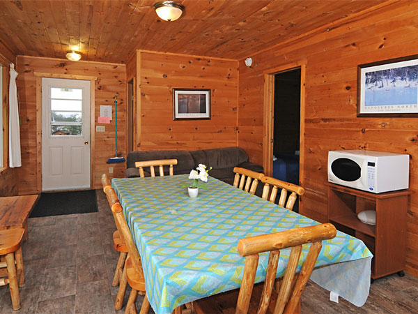 Cabin 3 dining room